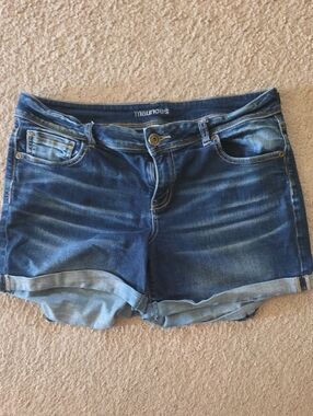 Maurices Blue Rolled-Cuff Denim Shorts